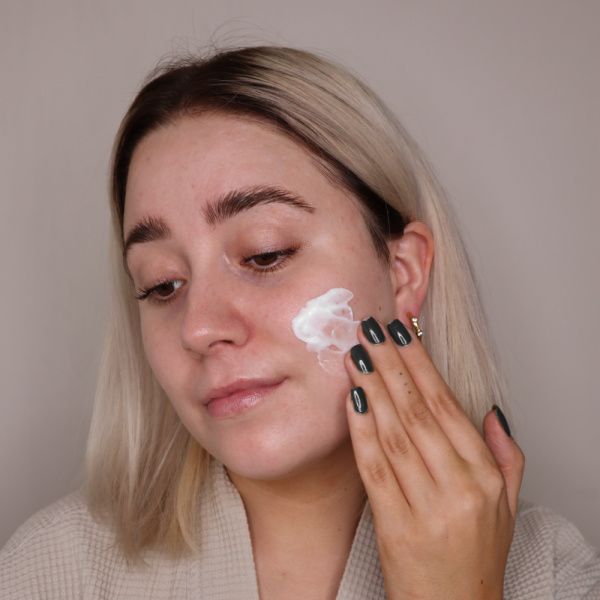 Enzyme Face Peeling With Cellulose Particles Enzyme Face Peeling With Cellulose Particles